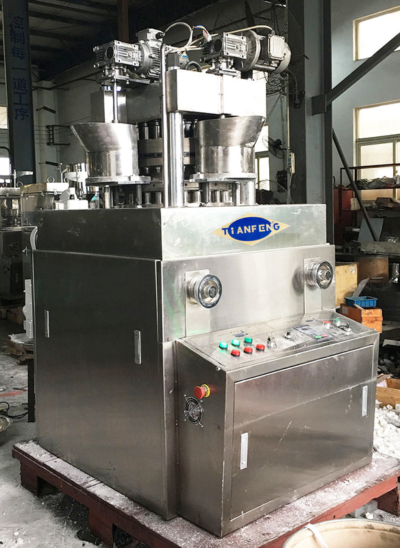 উচ্চ চাপ ঘূর্ণমান ট্যাবলেট প্রেস মেশিন 5.5kW 4L মোটর এবং 100KN সর্বোচ্চ চাপ সঙ্গে