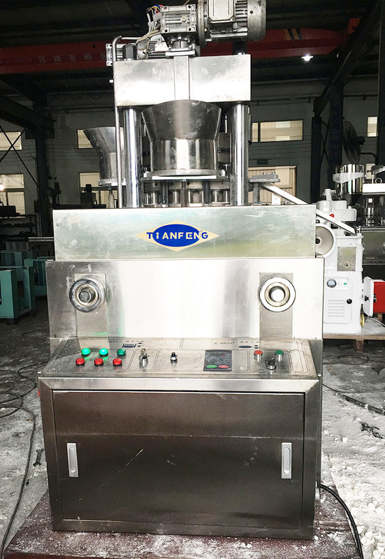 উচ্চ চাপ ঘূর্ণমান ট্যাবলেট প্রেস মেশিন 5.5kW 4L মোটর এবং 100KN সর্বোচ্চ চাপ সঙ্গে