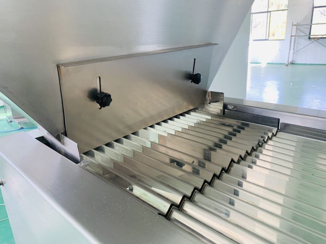 50HZ/60HZ ভোল্টেজ গণনা এবং ভর্তি মেশিন ১০-১২০ বোতল/মিনিট দ্রুত এবং নির্ভুলভাবে ভরার ক্ষমতা