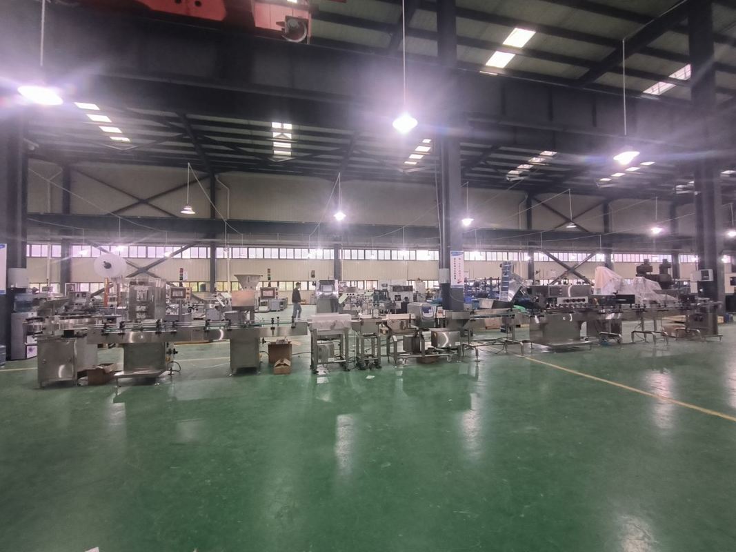 ৬০ মিলি ৮০ মিলি ১০০ মিলি বোতলের জন্য ১ বছরের ওয়ারেন্টি সহ উচ্চ গতির ৩৮০ ভোল্ট বোতল ভর্তি উৎপাদন লাইন