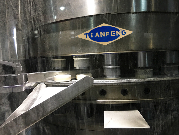 ZP25 Model 3 Layers Big Tablet Rotary Tablet Press Machine for Precision Pill Compression